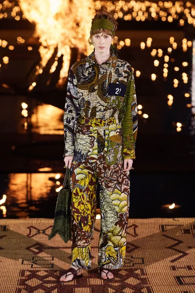 Look 34